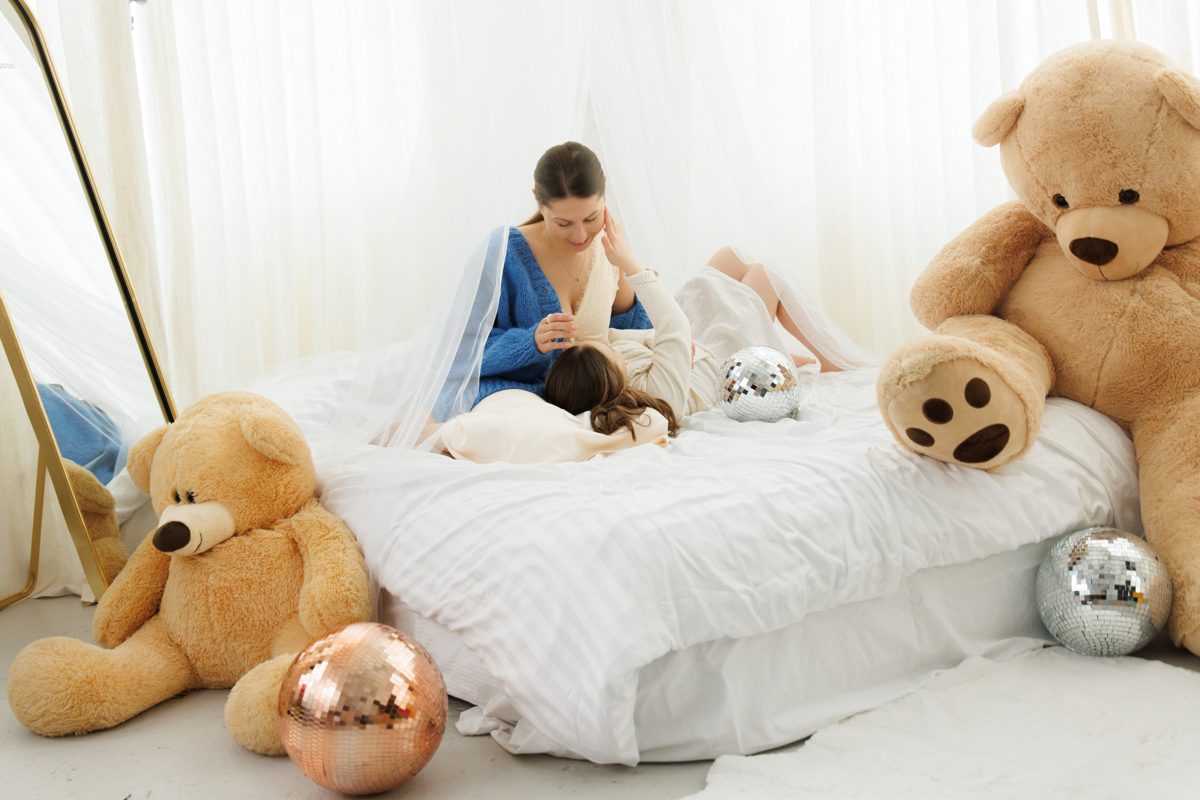 Séance en studio, maman et sa fille aînée